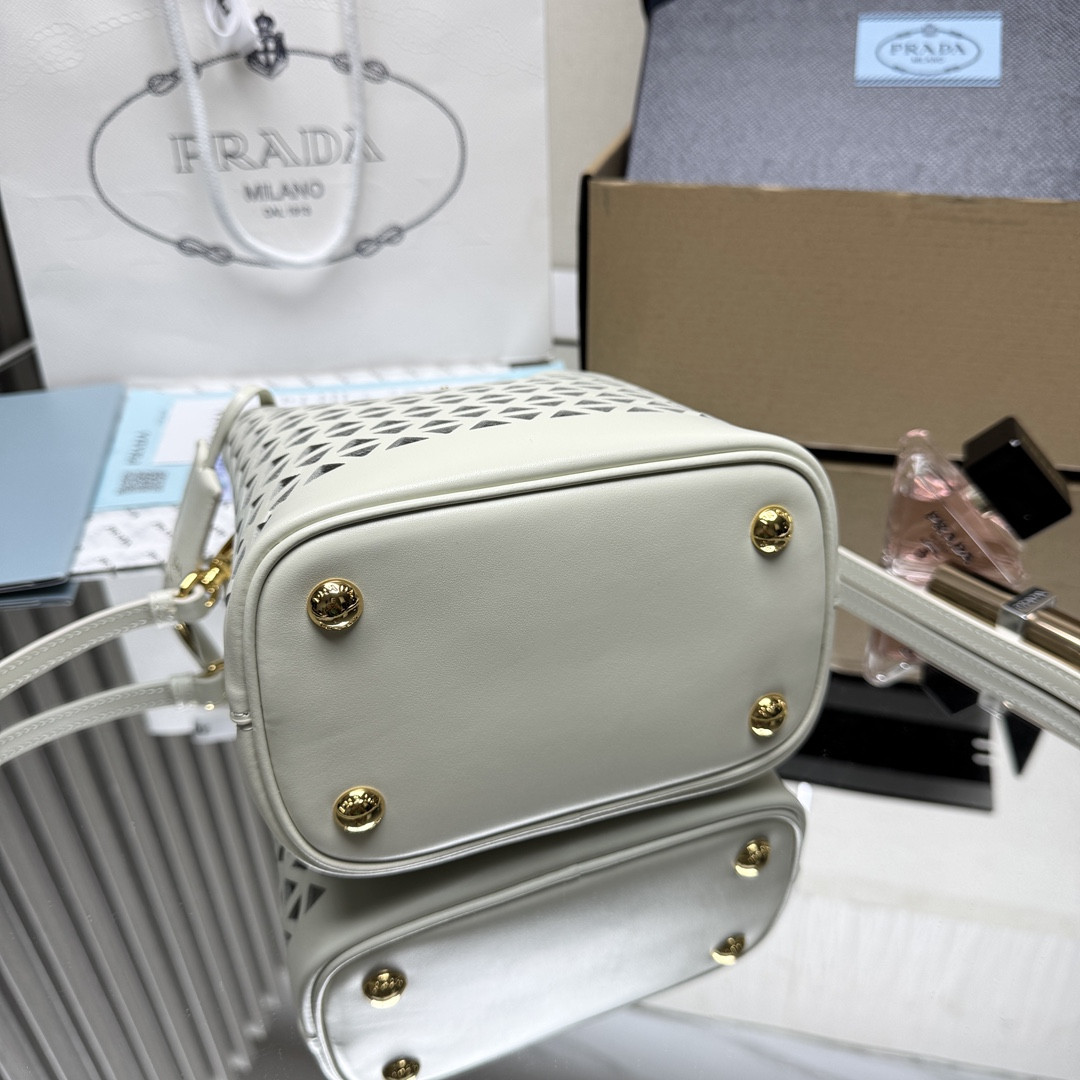 Pra*a panier saffiano leather mini bag 18x17x10.5cm