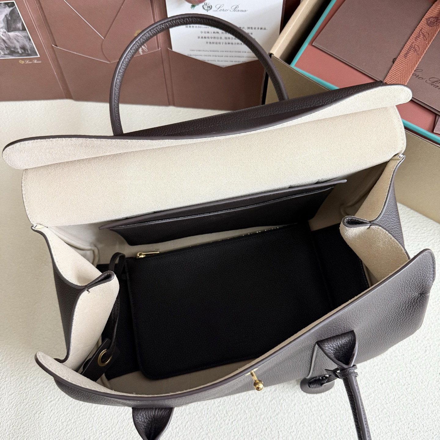 L**o p*ana loom l32 calfskin 33x23x18cm