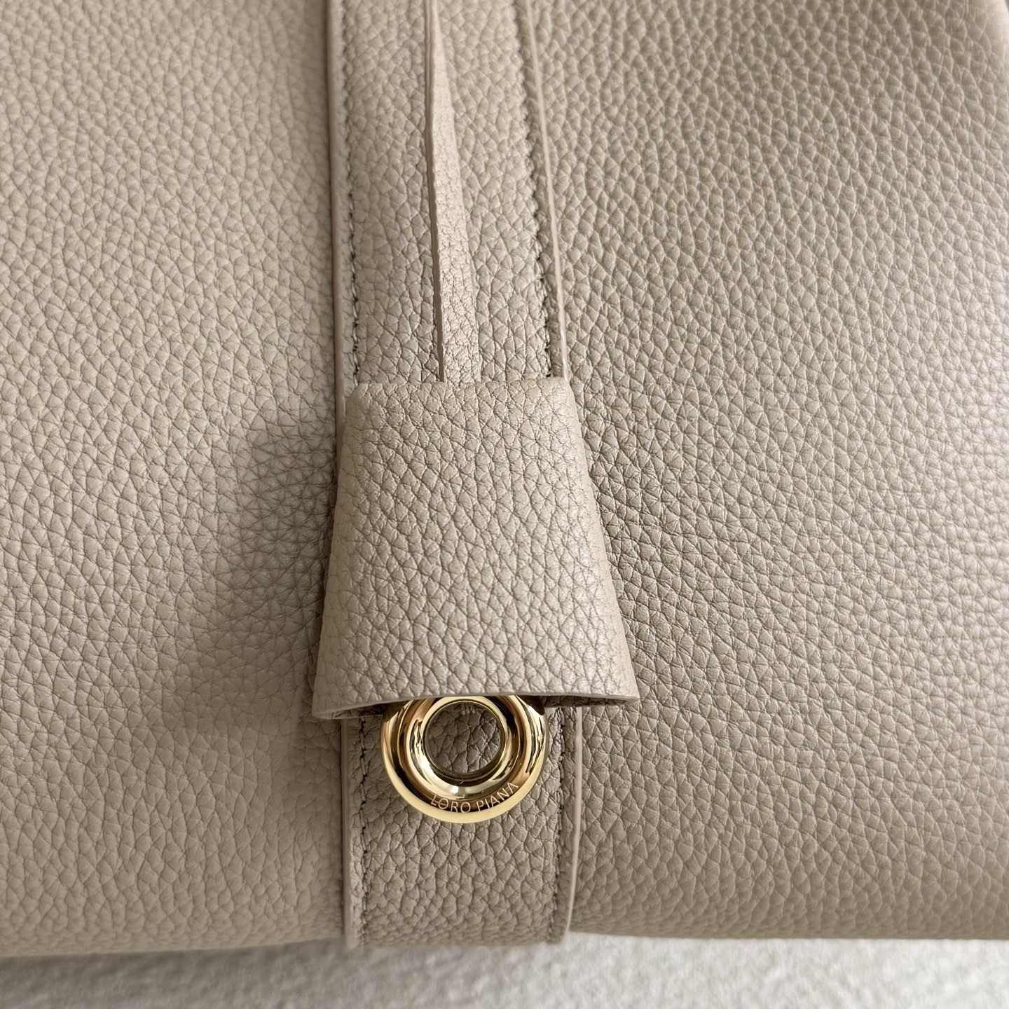 L**o p*ana loom l32 calfskin 33x23x18cm