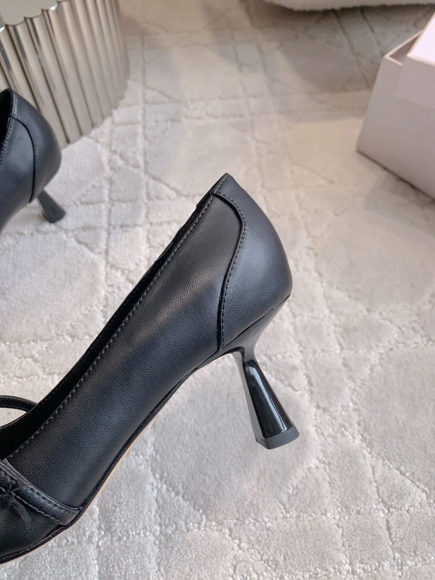 ua Ji*y Ch* aren pumps 6.5cm